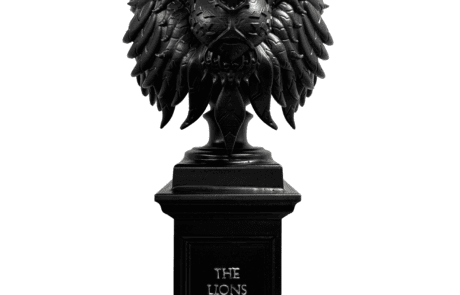 The Lions Attitude - Skulptur - Glow in Black - Theodoros Nikolaidis