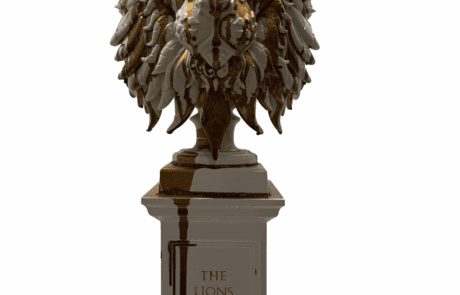 The Lions Attitude - Skulptur - The Golden Attitude - White Edition - Theodoros Nikolaidis